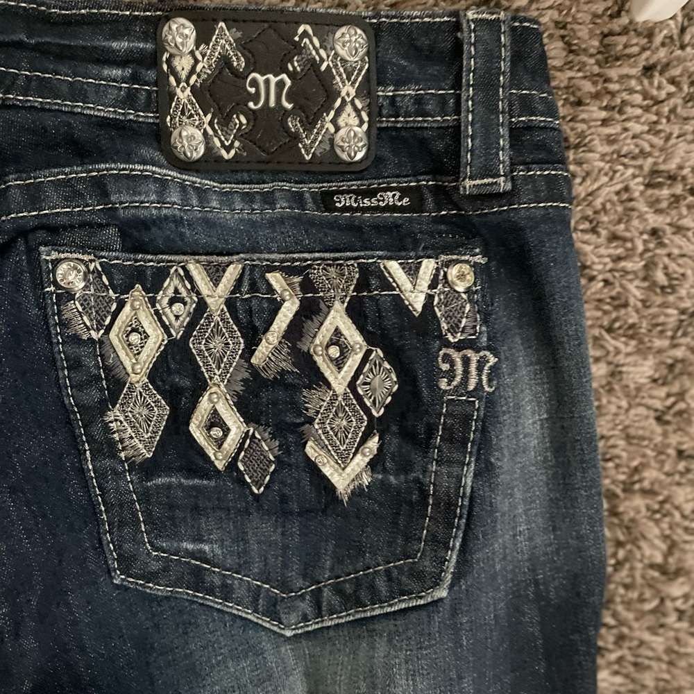 Miss Me Ankle Jeans with Classic Dark Wash Sz 34 mid rise cropped stretchy sz 34 - Picture 10 of 12